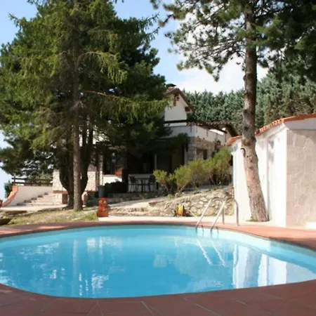Sleeps 2 Pool Wifi 斯佩洛